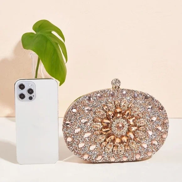 Elegant Gold Crystal Clutch - Picture 5 of 7